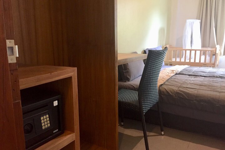 Room 7 of 108