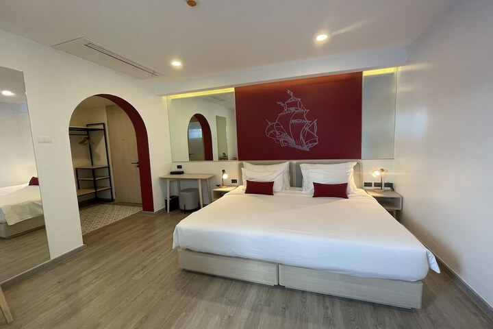 Room 19 of 190