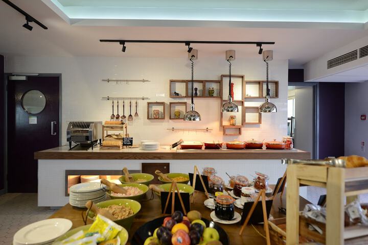 Breakfast/Coffee Service 54 of 70