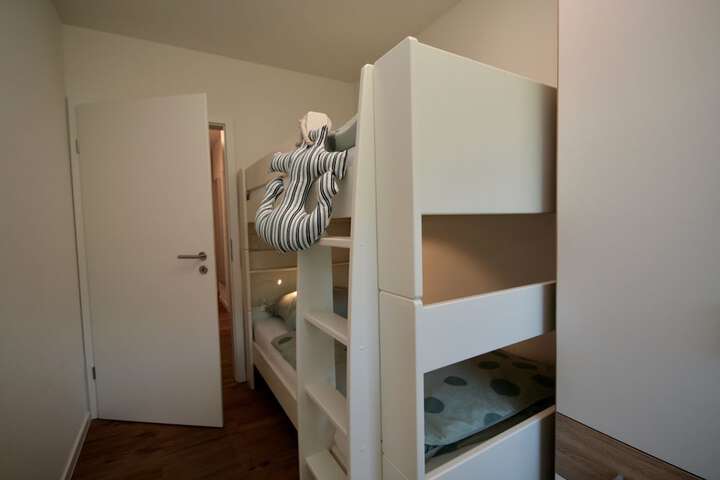 Room 8 of 17