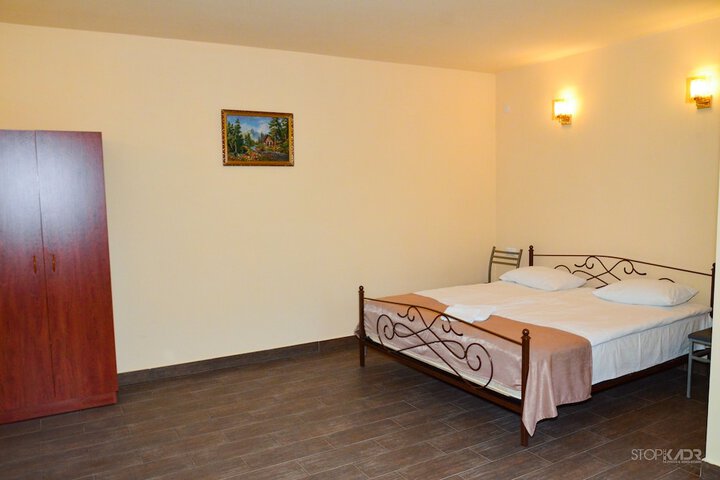 Room 5 of 44