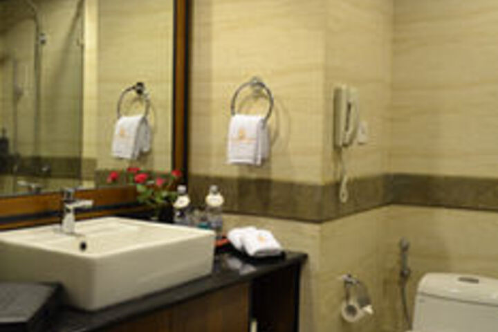 Room 3 of 92
