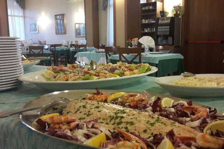 Dining 67 of 91