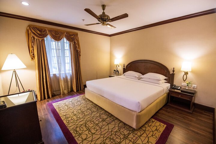 Room 12 of 70