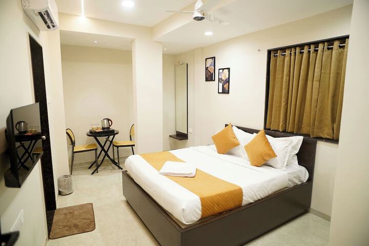 Room 14 of 32