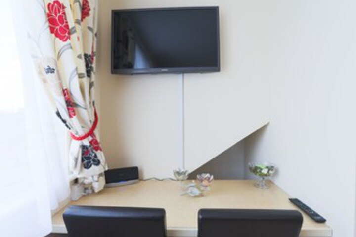 Room 5 of 28