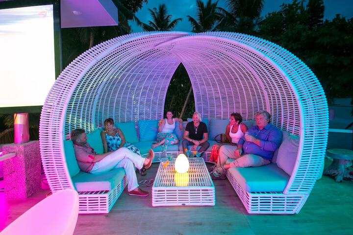 Lounge 97 of 131