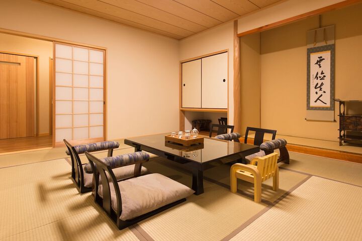 Room 19 of 294