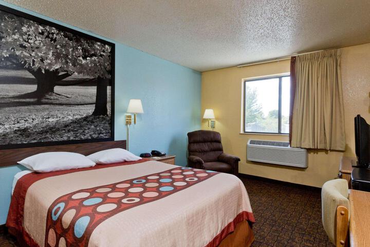 2 Double Beds (1 of 2)