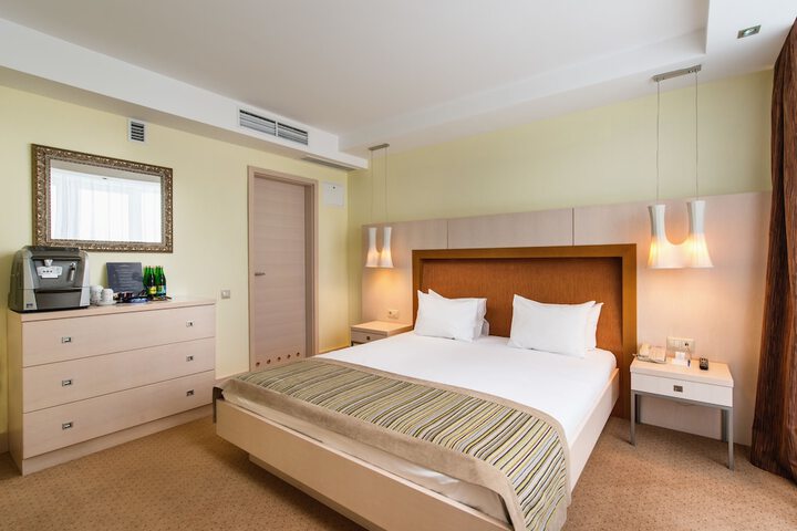 Room 8 of 59