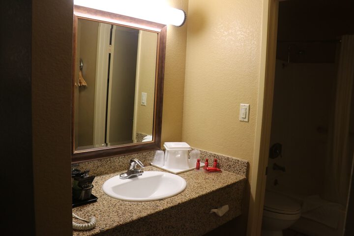 Room 12 of 16