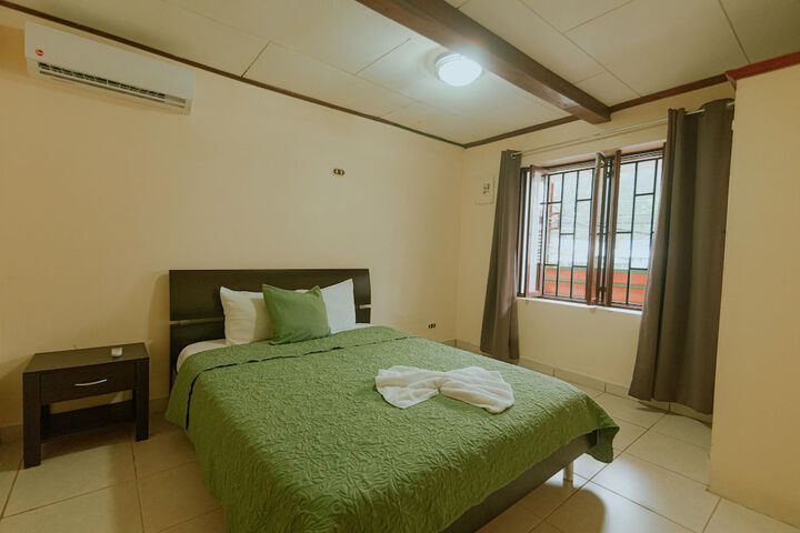 Room 9 of 19