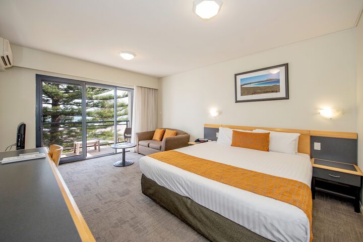Room 10 of 95
