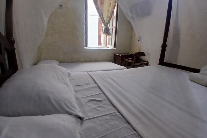 Room 19 of 39