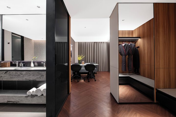 Room 28 of 70
