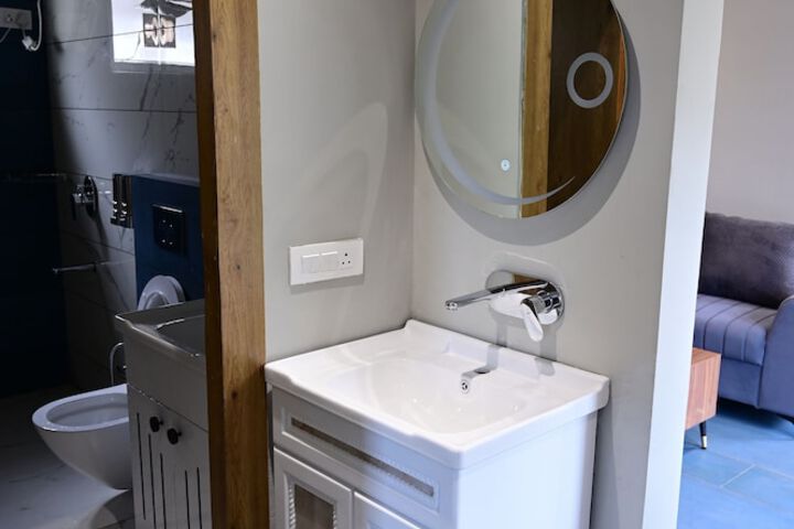 Room 10 of 26