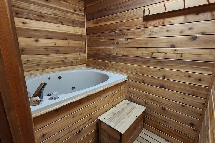 Hot Tub 56 of 79