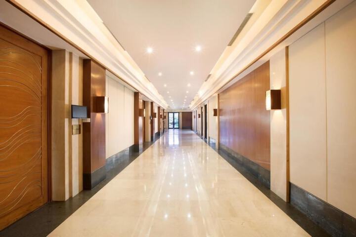 Ballroom/Hall 24 of 37