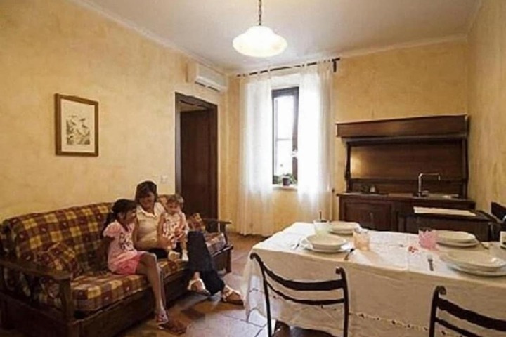Room 8 of 47