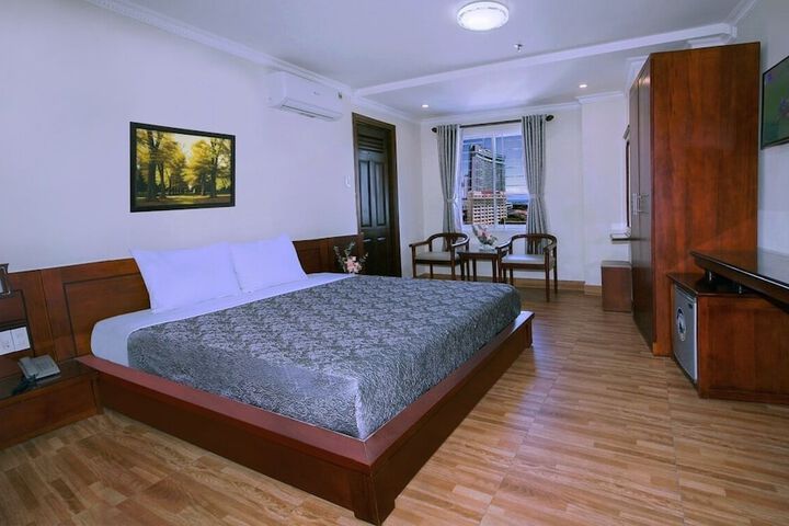 Room 7 of 23