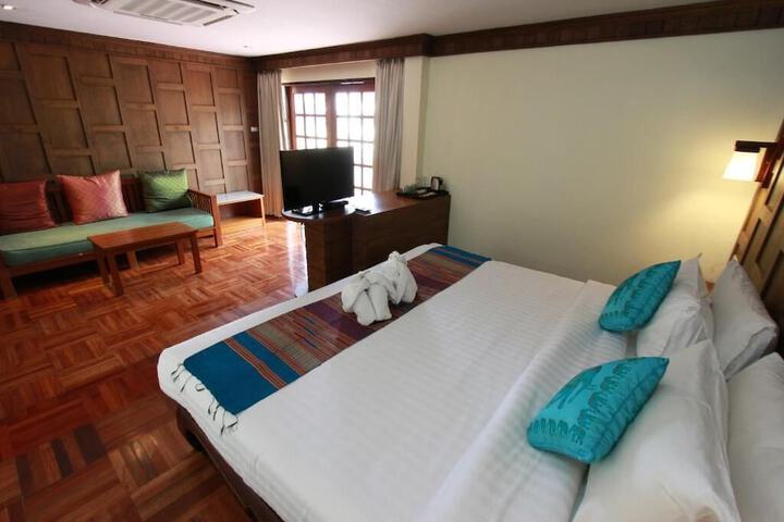 Room 18 of 35