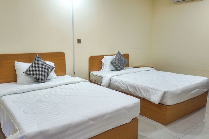 Room 13 of 40