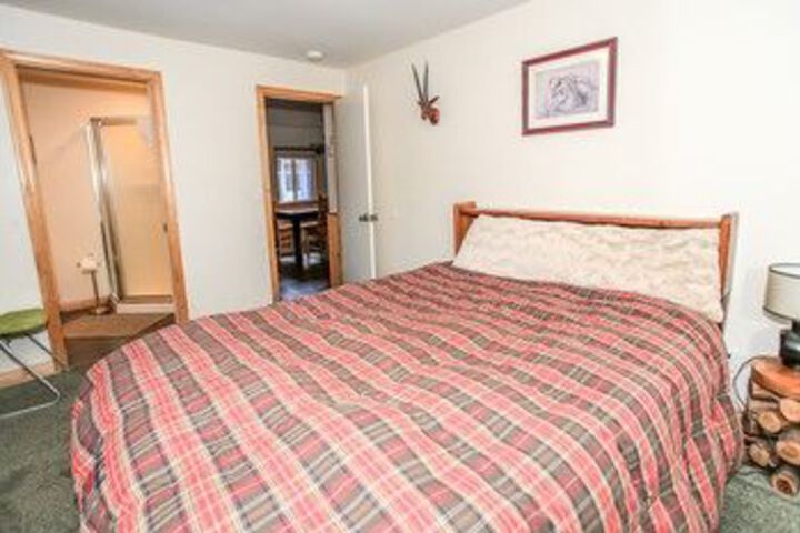 Room 14 of 37