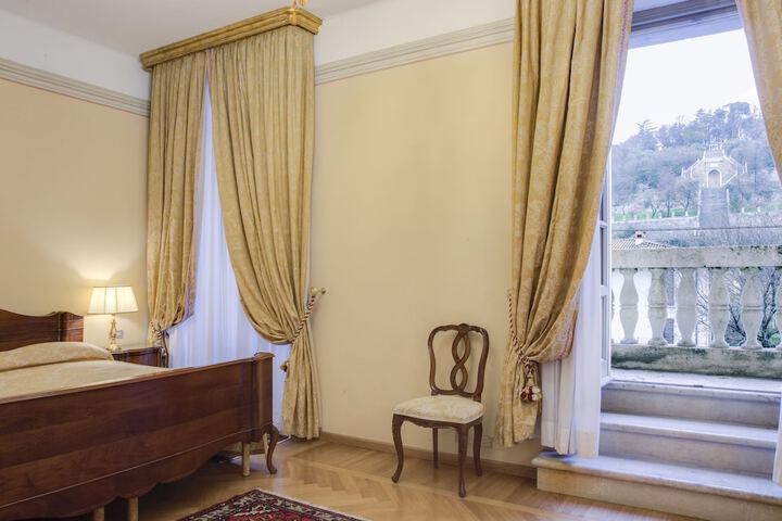Room 3 of 22