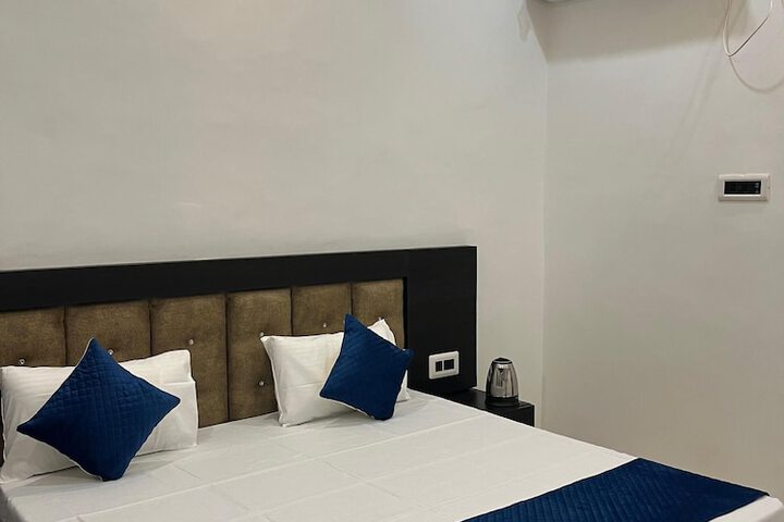 Room 7 of 26