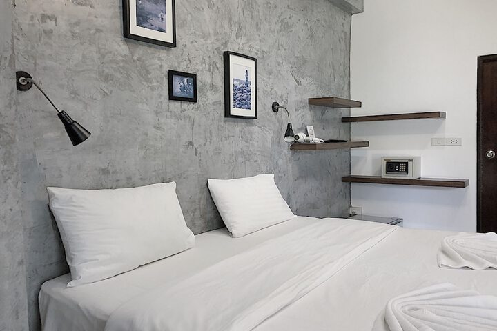 Room 22 of 128