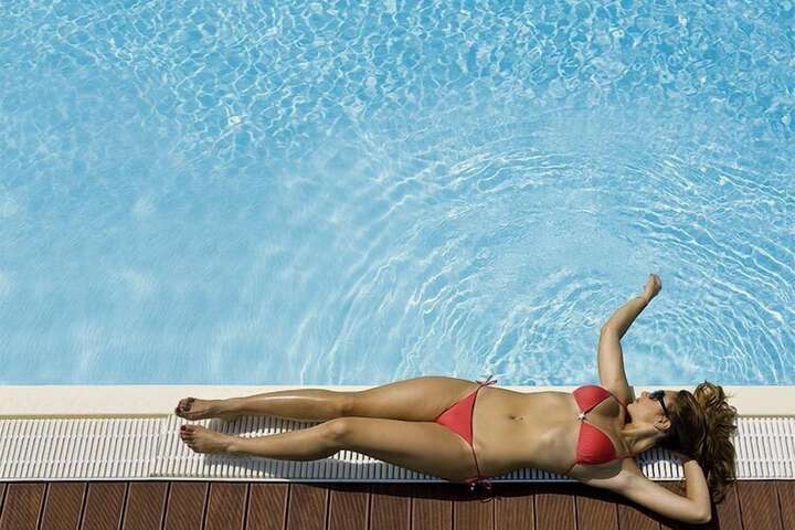 Hotel Pool