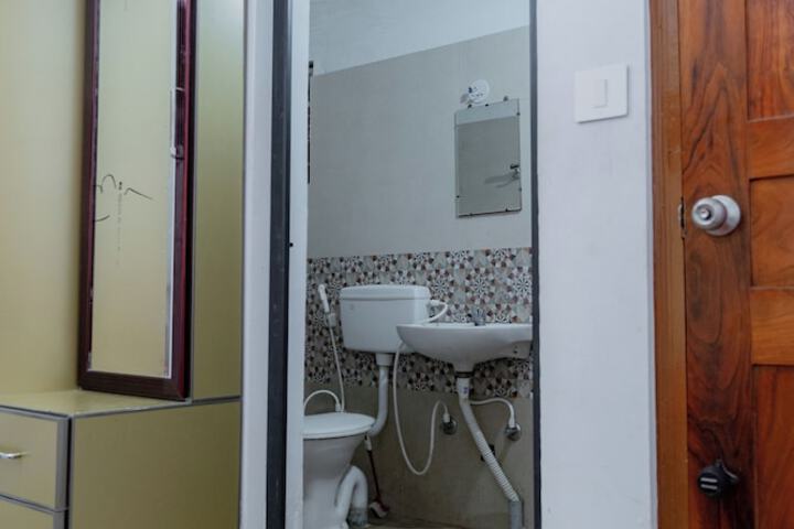 Room 13 of 26