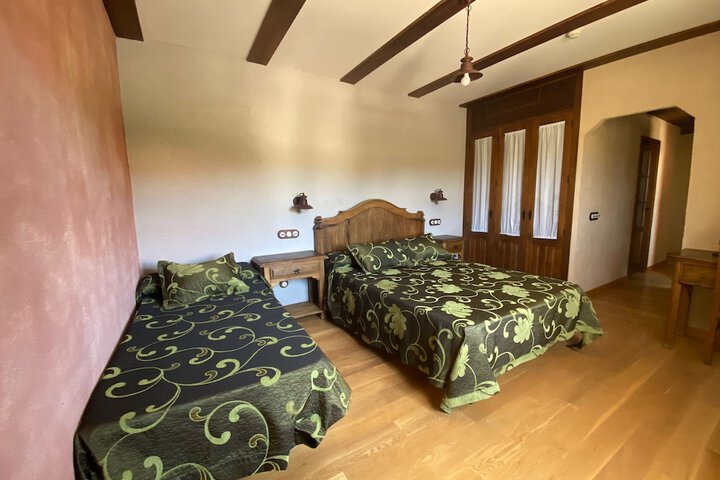 Room 6 of 14