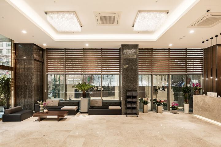 Hotel Interior 4 of 69