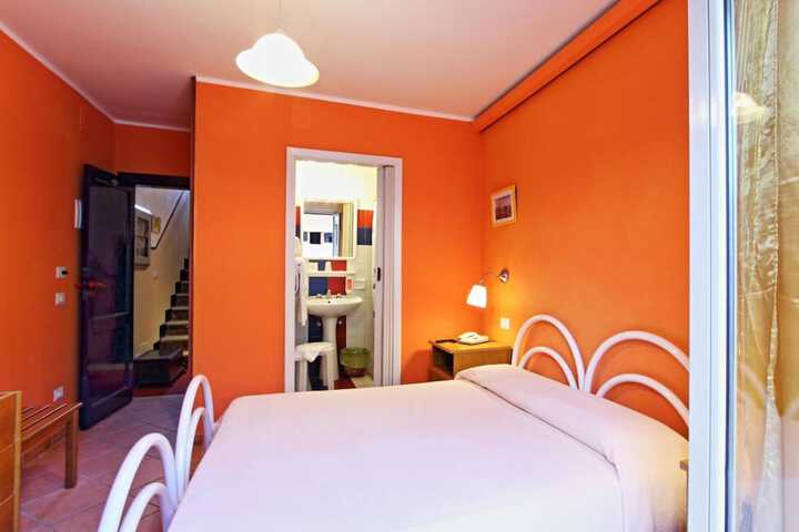 Room 4 of 50
