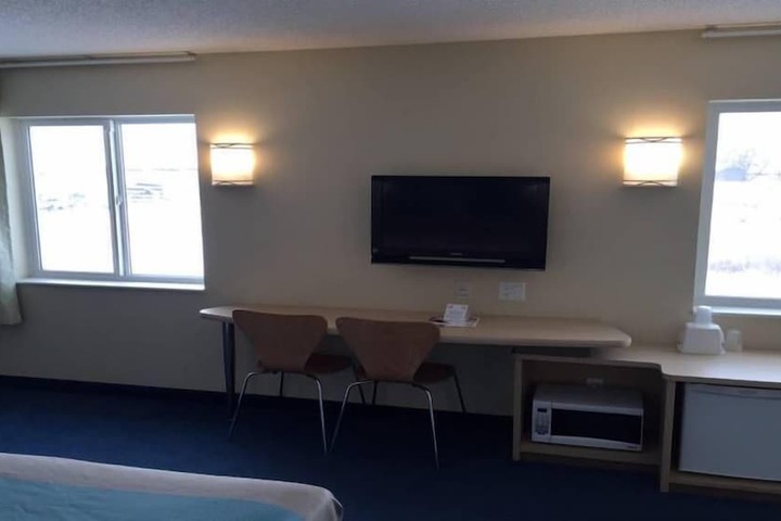 Room 9 of 16