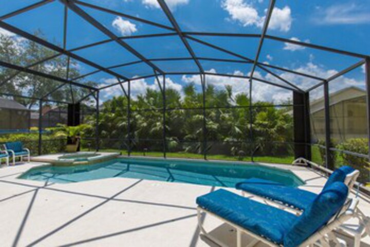 Pool 98 of 272