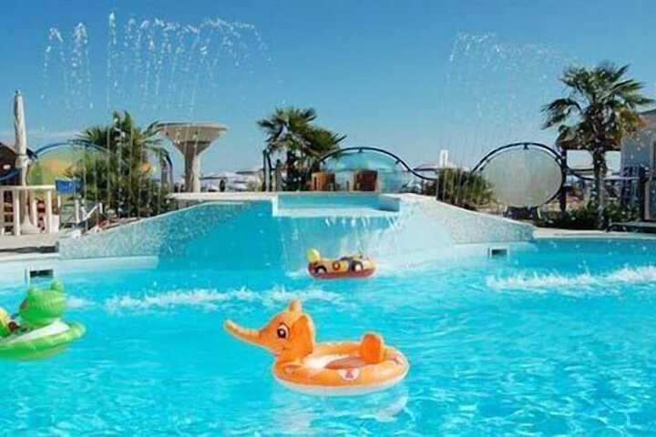 Pools & Facilities