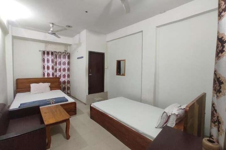 Room 8 of 14