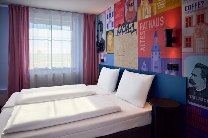 Room 15 of 51