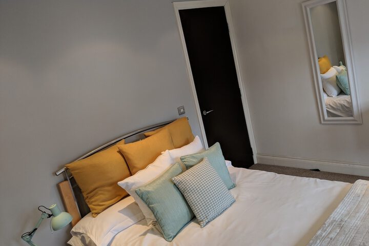 Room 9 of 42