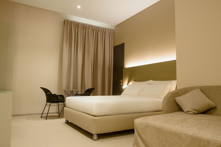 Room 12 of 41