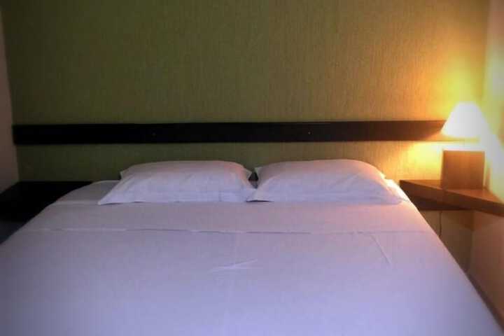 Room 4 of 53