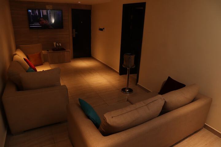 Room 10 of 13