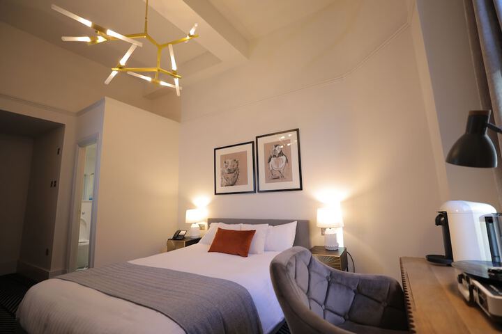Room 12 of 43