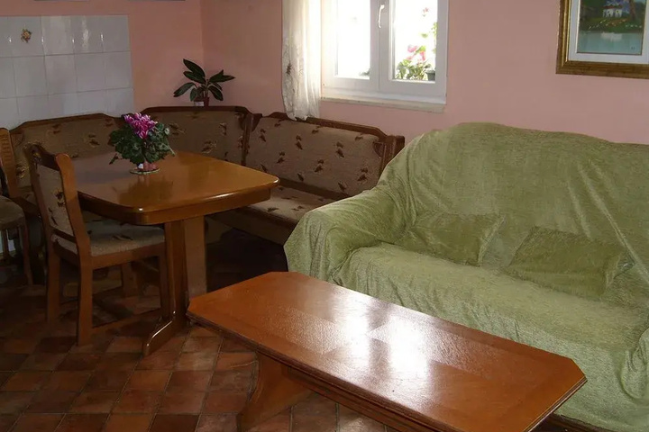 Room 3 of 13