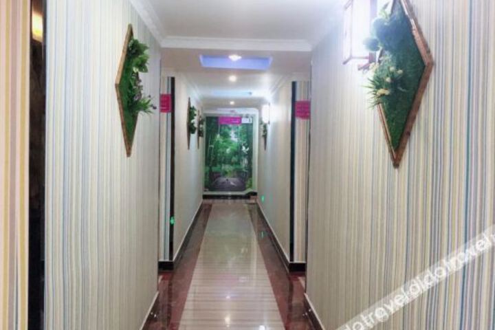 Hotel Interior 7 of 16
