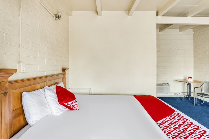 2 Queen Beds (11 of 16)