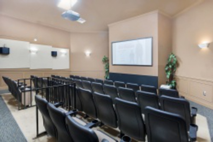 Business Center 7 of 12