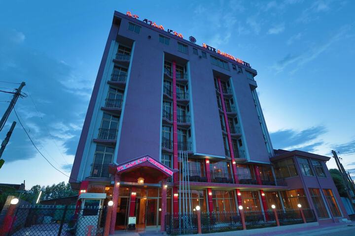Hotel 52 of 54